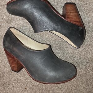 Nisolo Austin Navy Blue Leather Bootie Heels Size 6.5